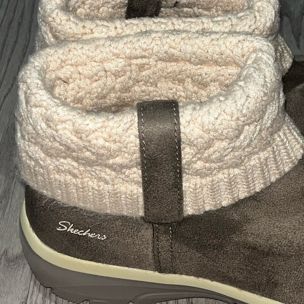 Skechers Relaxed Fit: Easy Going - Cozy Weather Pull-On Ankle Boots,
9.5 - Picture 9 of 12